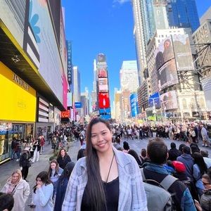 Meet your Posher, Leona gi